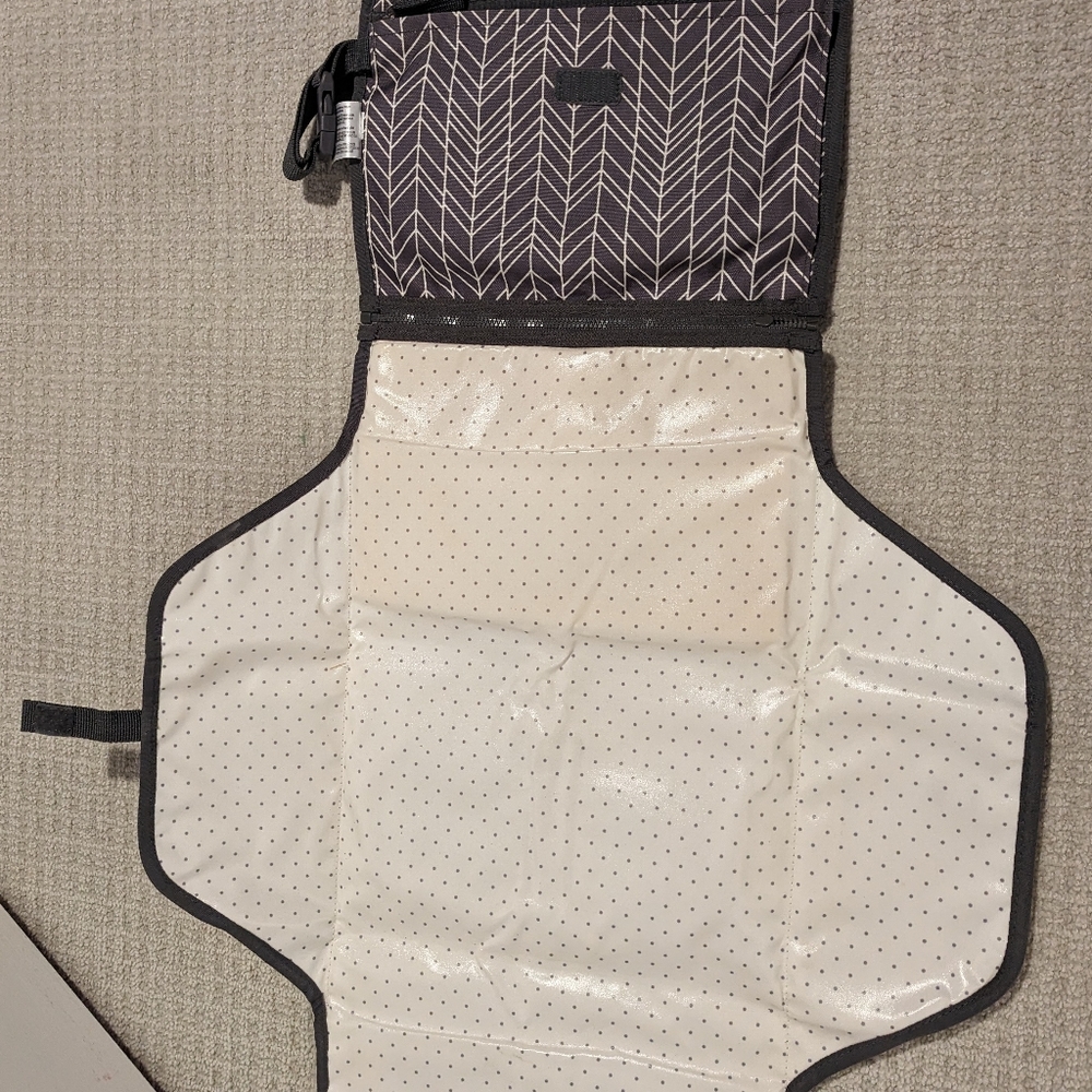 Skip Hop Portable Changing Pad - Picture 3 of 4